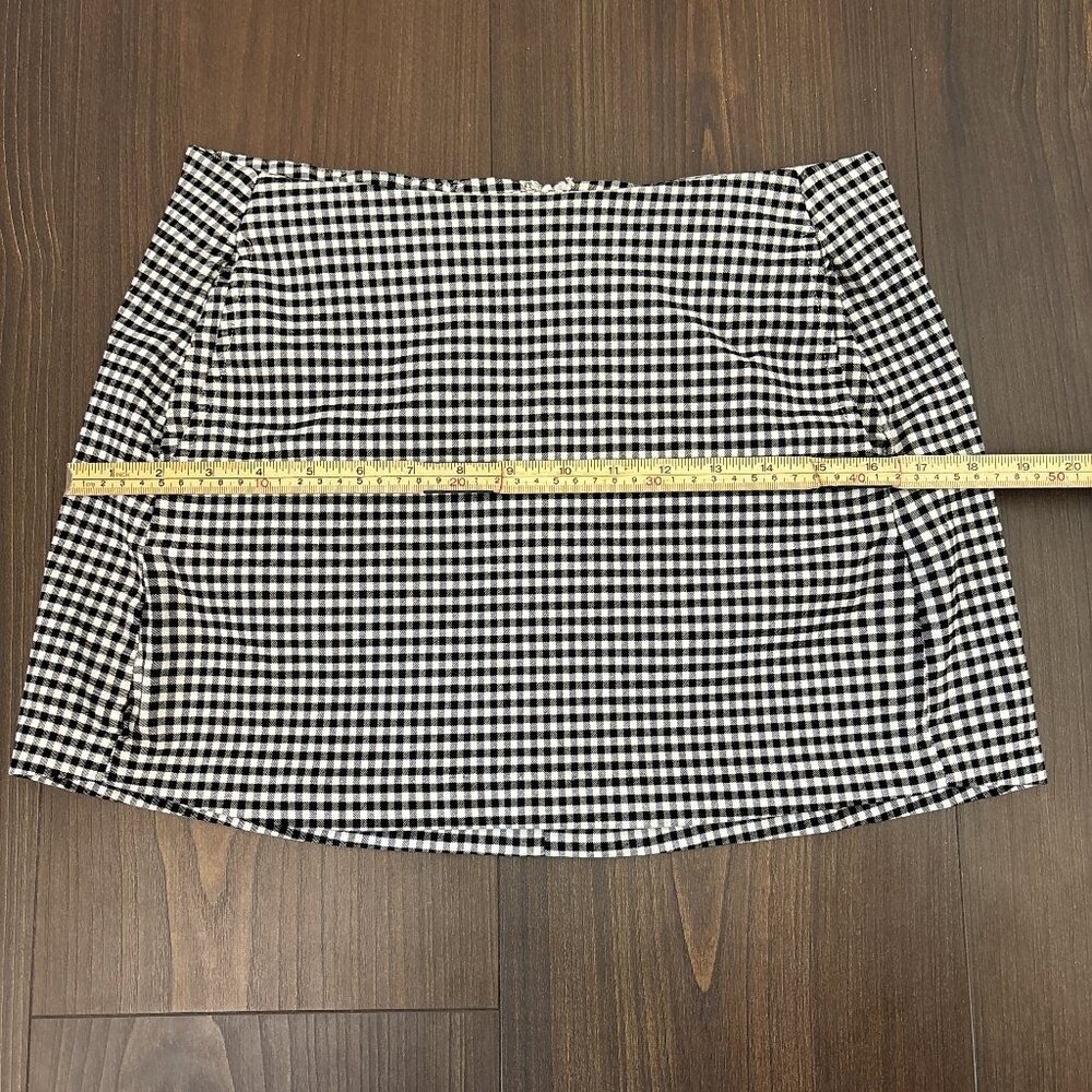 Urban Outfitters Size Medium Gingham Mini Skirt Black White Preppy - Picture 11 of 12